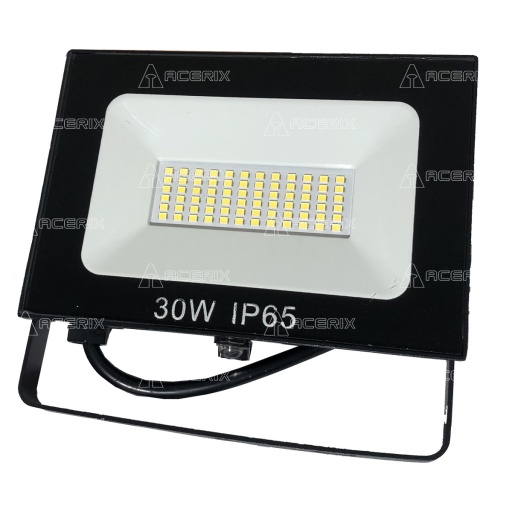 FOCO PARA EXTERIOR 220V 30W CON SENSOR DE LUZ  LUZ FRIA