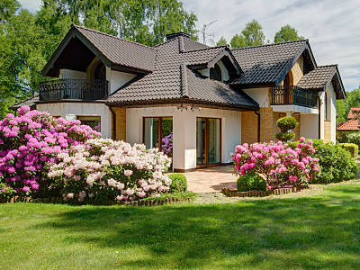 CASA Y JARDN